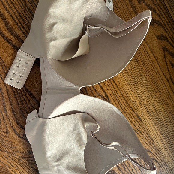 Soma vanishing 360 wireless warm amber bra - Picture 6 of 8